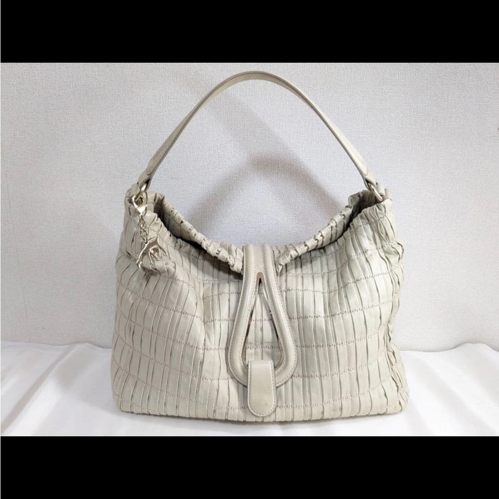 BALLY Handbag RARE FIND One Shoulder Patricia Gazard Swiss made with charms used